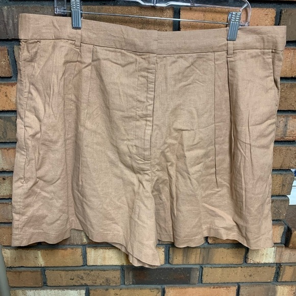 Abercrombie & Fitch Pants - Abercrombie & Fitch Women's Beige Shorts